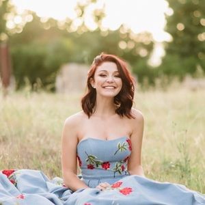 Meet your Posher, Lauren